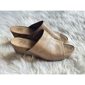 A2 by Aerosoles Women's Size 7.5 Light N Sweet Tan Comfort Wedge Sandals